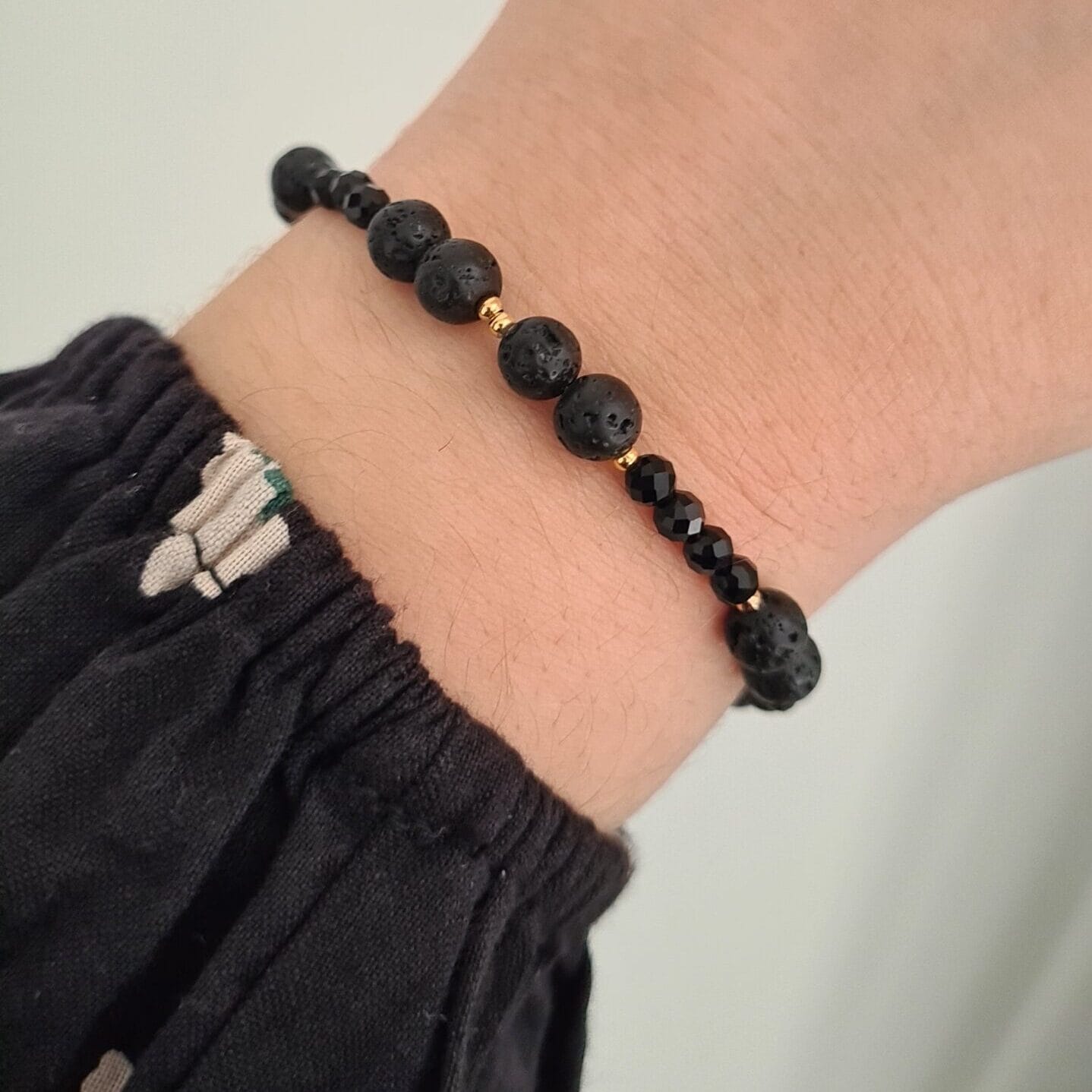 Bracelet Eve with Volcanic Lava and Black Spinel - Image 3